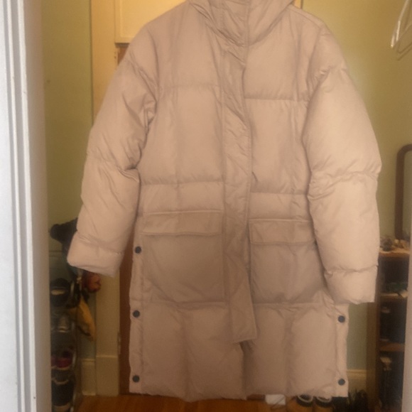 Hudson North coat from Hudson Bay co. - Picture 4 of 5